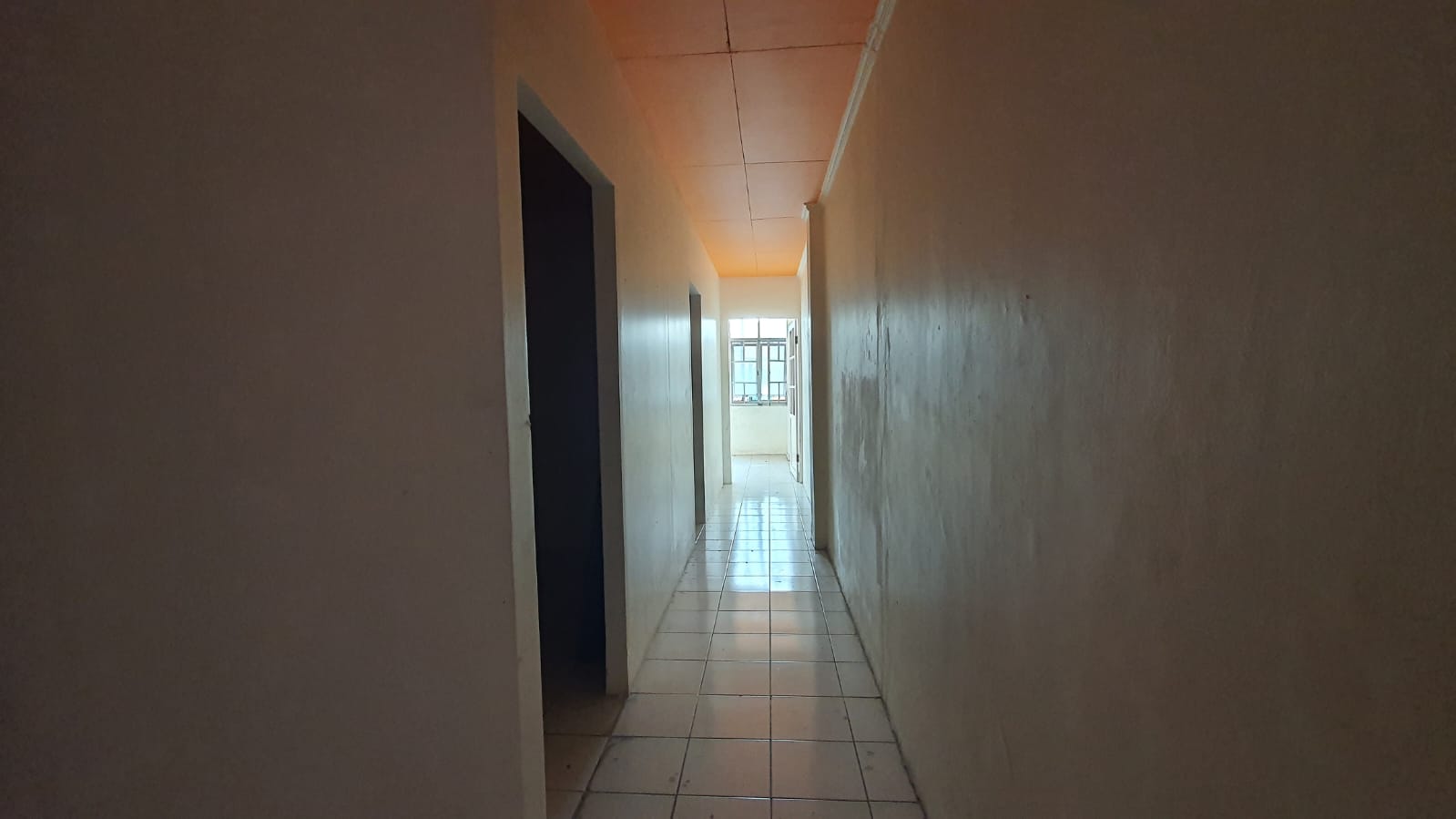 Disewakan Ruko Taman Palem Lestari 3,5 lantai di Jakarta Barat