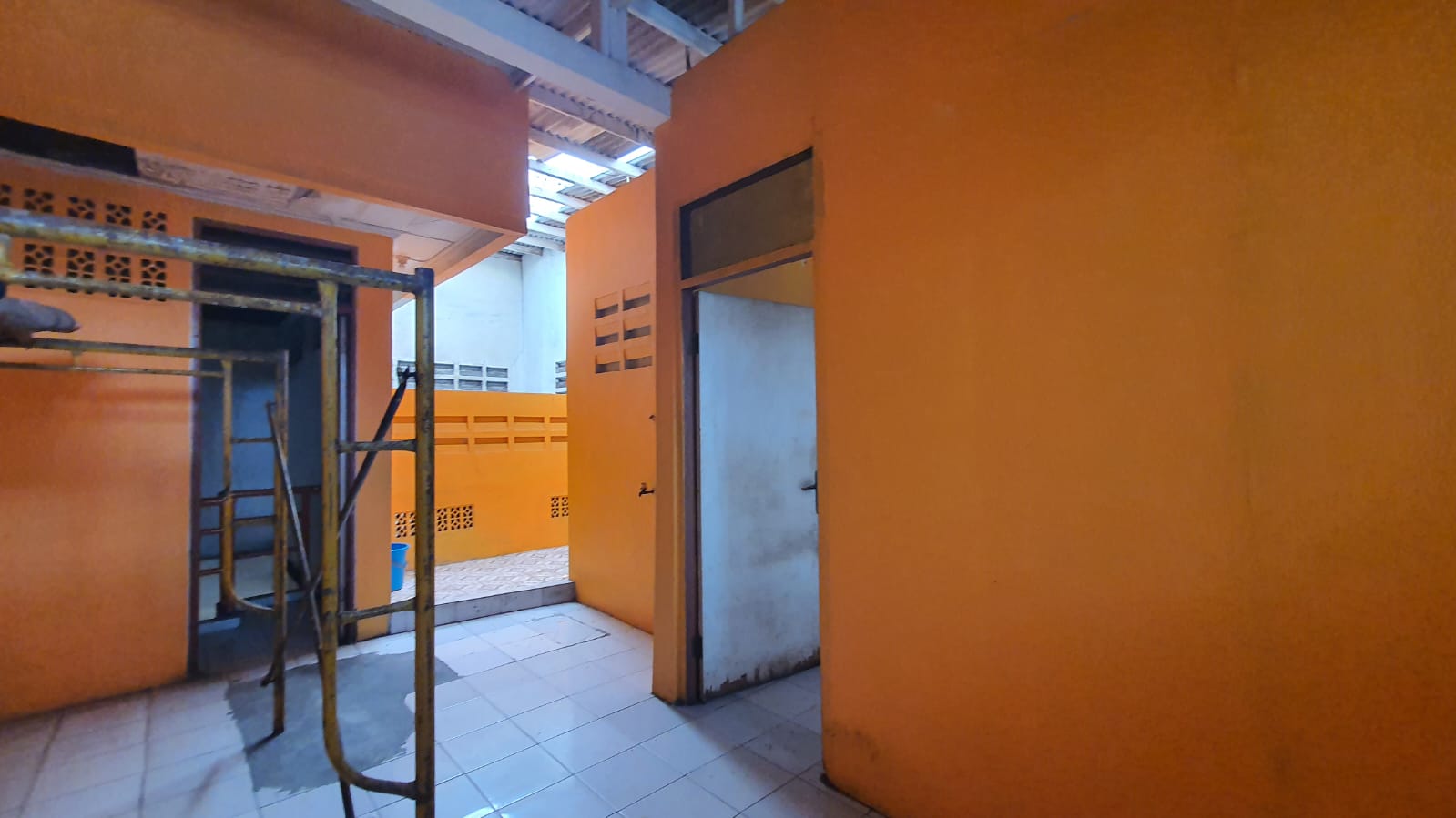 Disewakan Ruko Taman Palem Lestari 3,5 lantai di Jakarta Barat