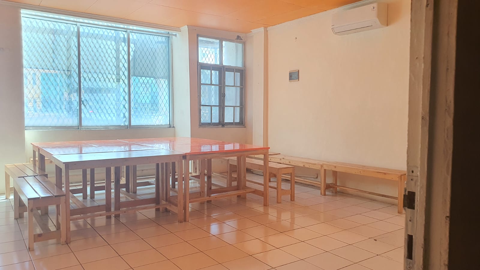 Disewakan Ruko Taman Palem Lestari 3,5 lantai di Jakarta Barat