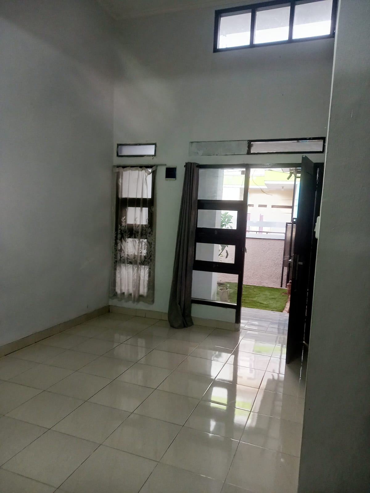 Rumah cantik perbatasan Jagakarsa Jakarta dan dekat Kampus UI