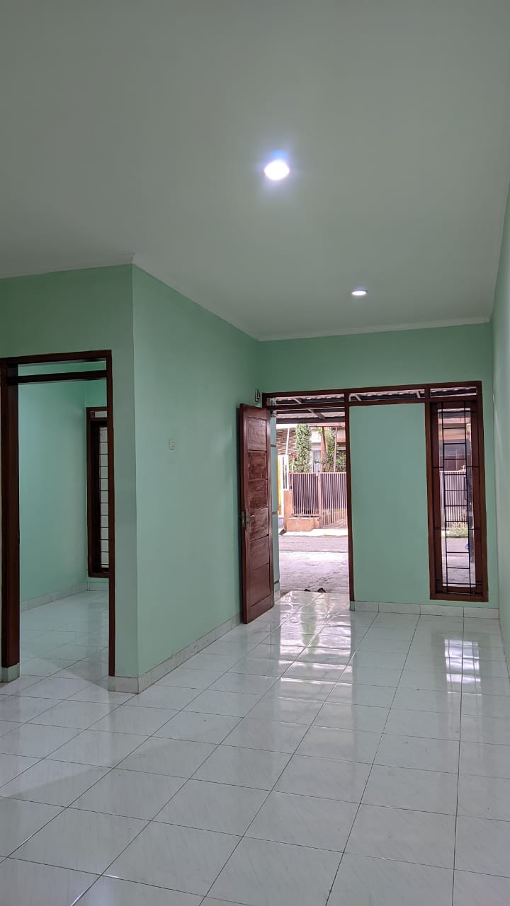 Jual cepat rumah 1 lantai 800 jutaan di Cisaranten Kulon Arcaman