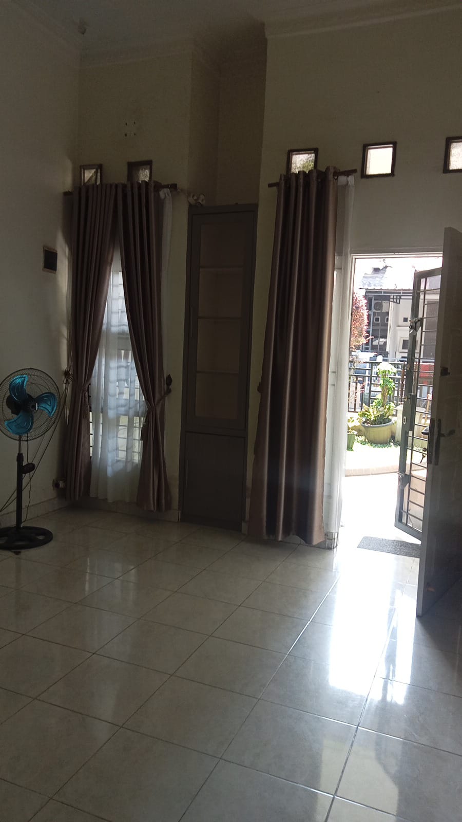 Rumah hunian terawat di Medan Johor