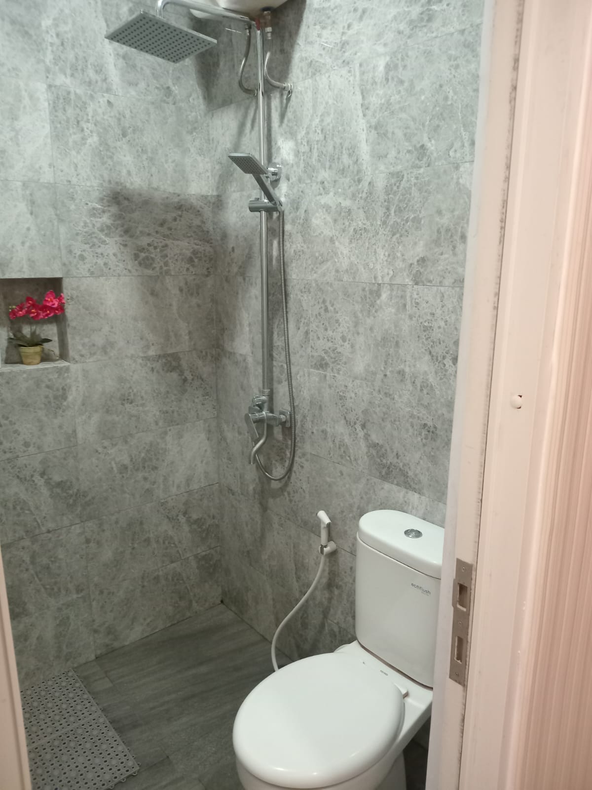 Dijual rumah komplek super cantik di Pulo Gebang, Cakung