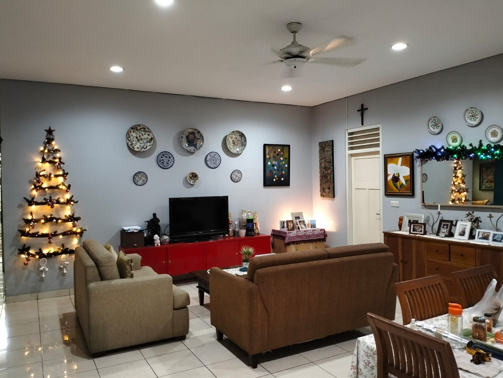 Dijual rumah komplek strategis cantik di Jati, Pulo Gadung