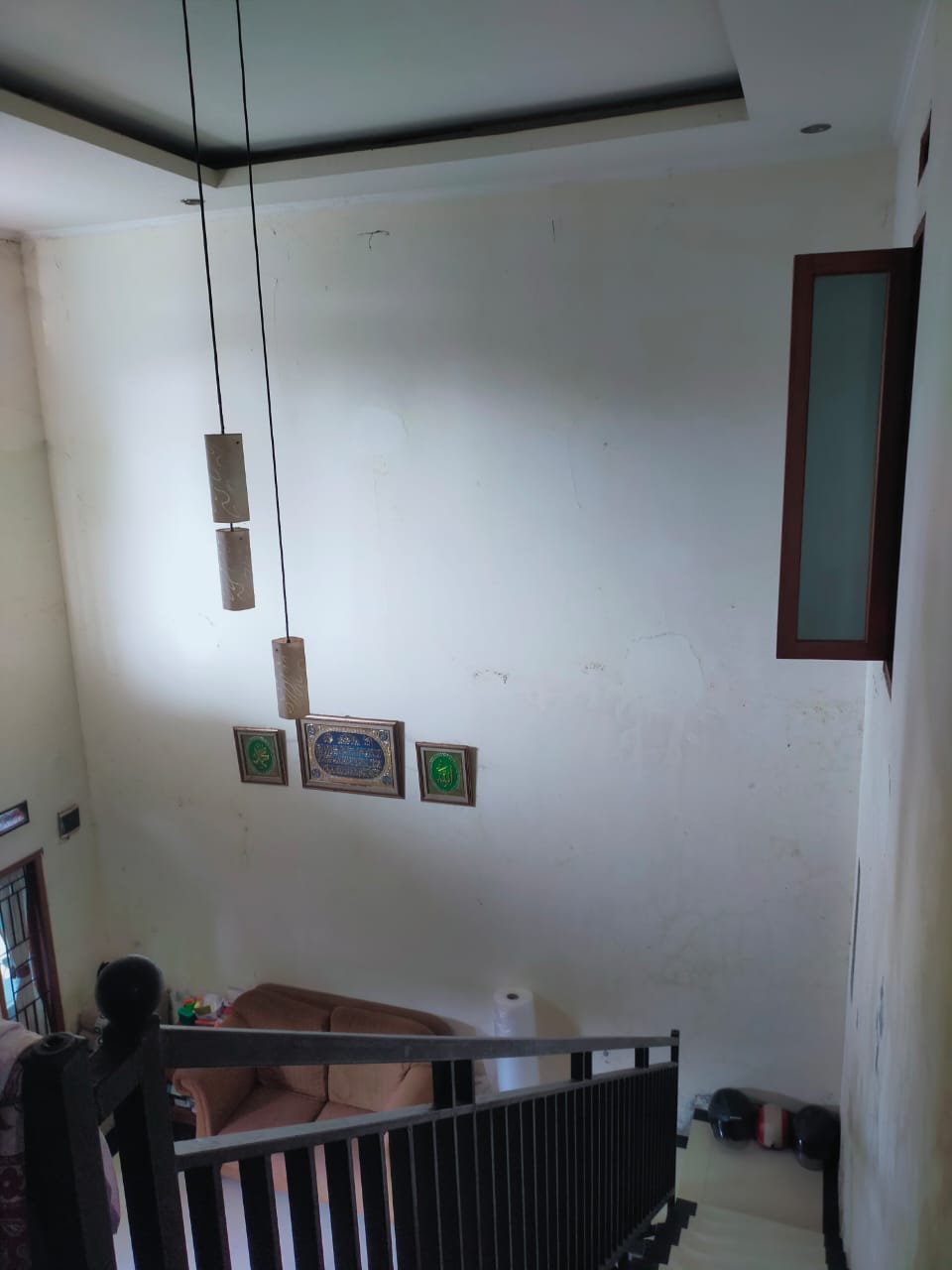 Di jual rumah 2 lantai di area jl. H Basir, Pondok Kacang
