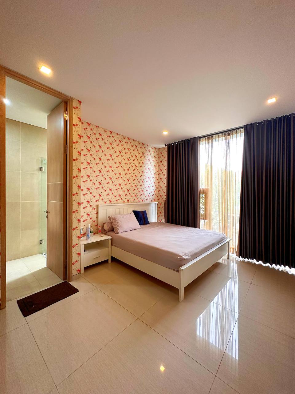 Rumah seken bonus furnish di Cipayung Jakarta Timur