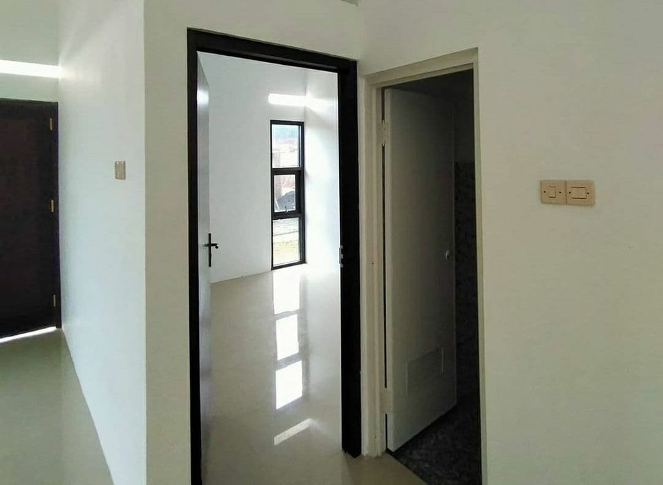 Rumah Perkotaan Modern Clasic Belakang Swalayan Ramain Manyaran