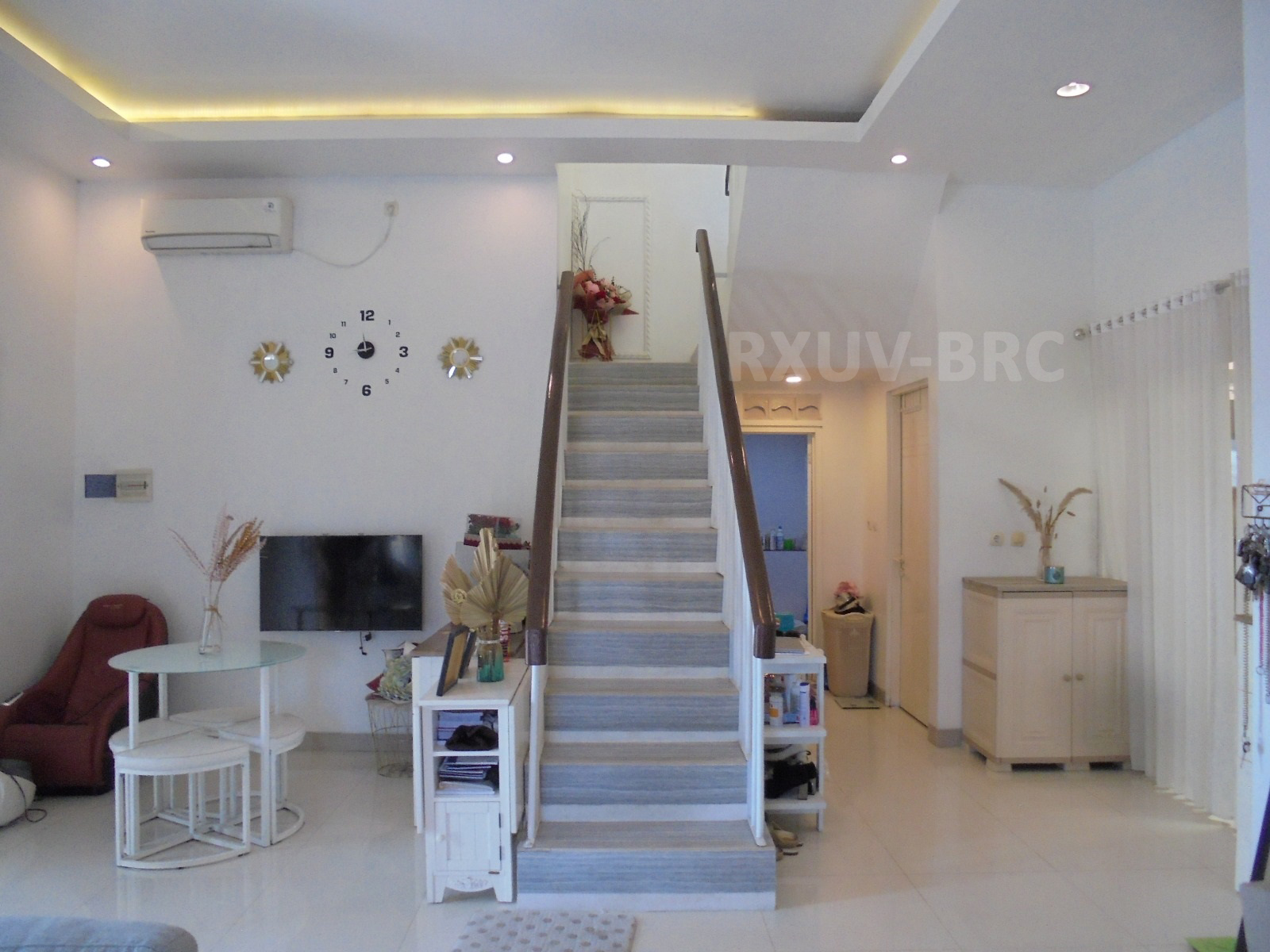 RUMAH HOOK MINIMALIS 2 LANTAI SIAP HUNI DI MANUKAN DADI!