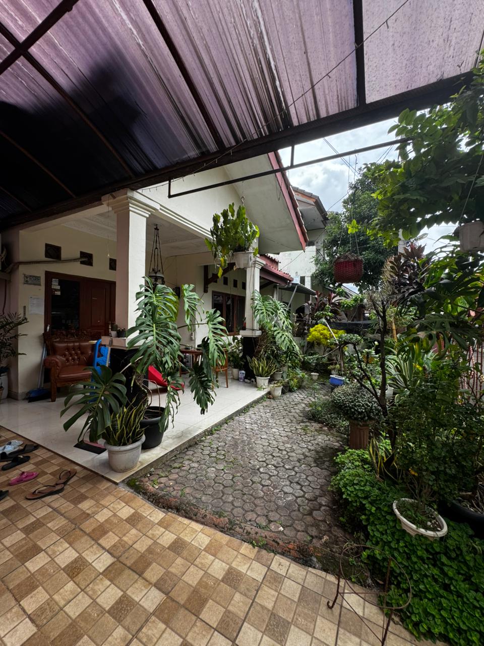 Dijual butuh cepat Rumah Bagus strategis dalam kavling.