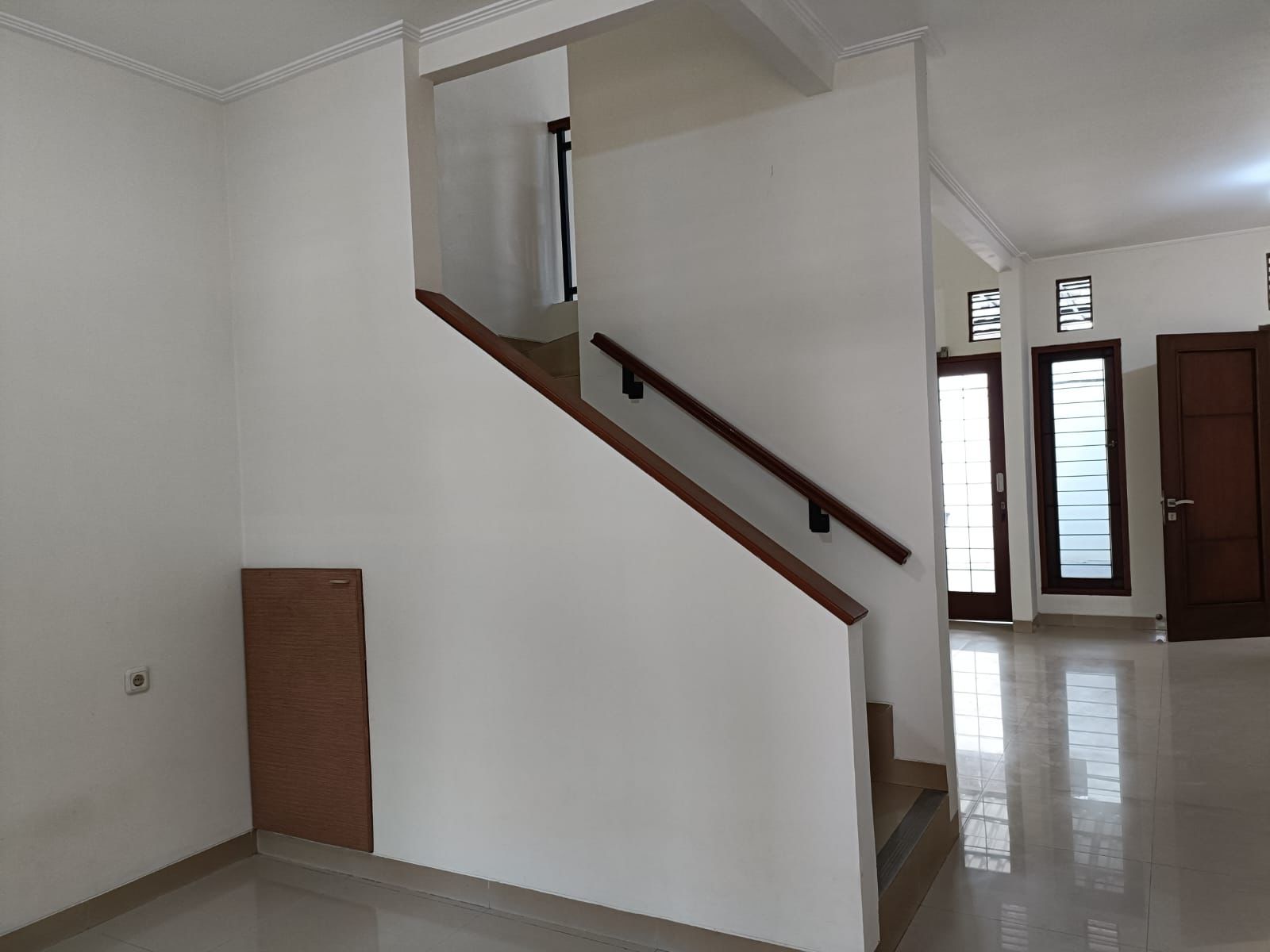 Dijual Rumah 2Lt strategis di wilayah Jagakarsa, Jaksel.