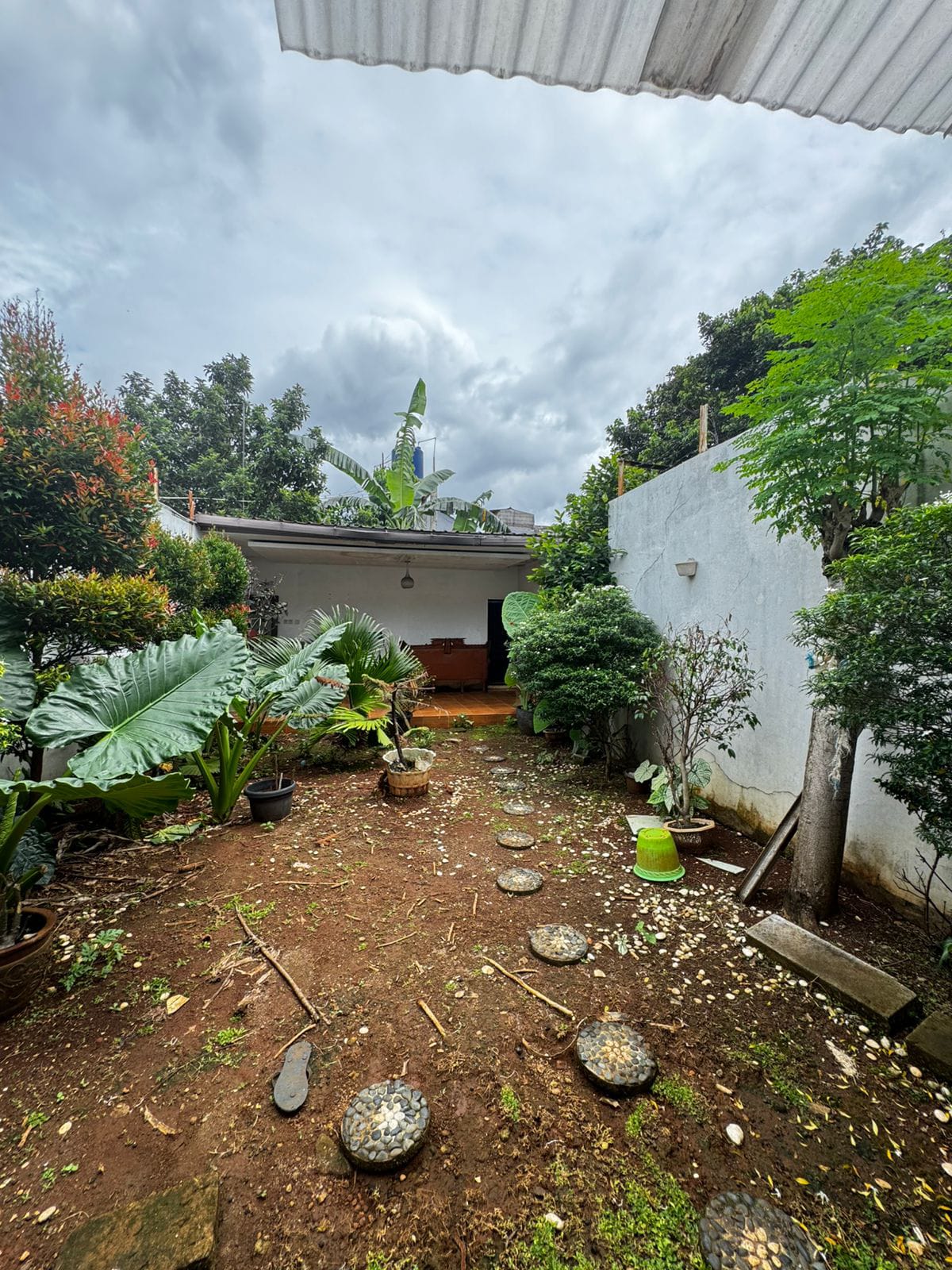 Dijual butuh cepat Rumah Bagus strategis dalam kavling.