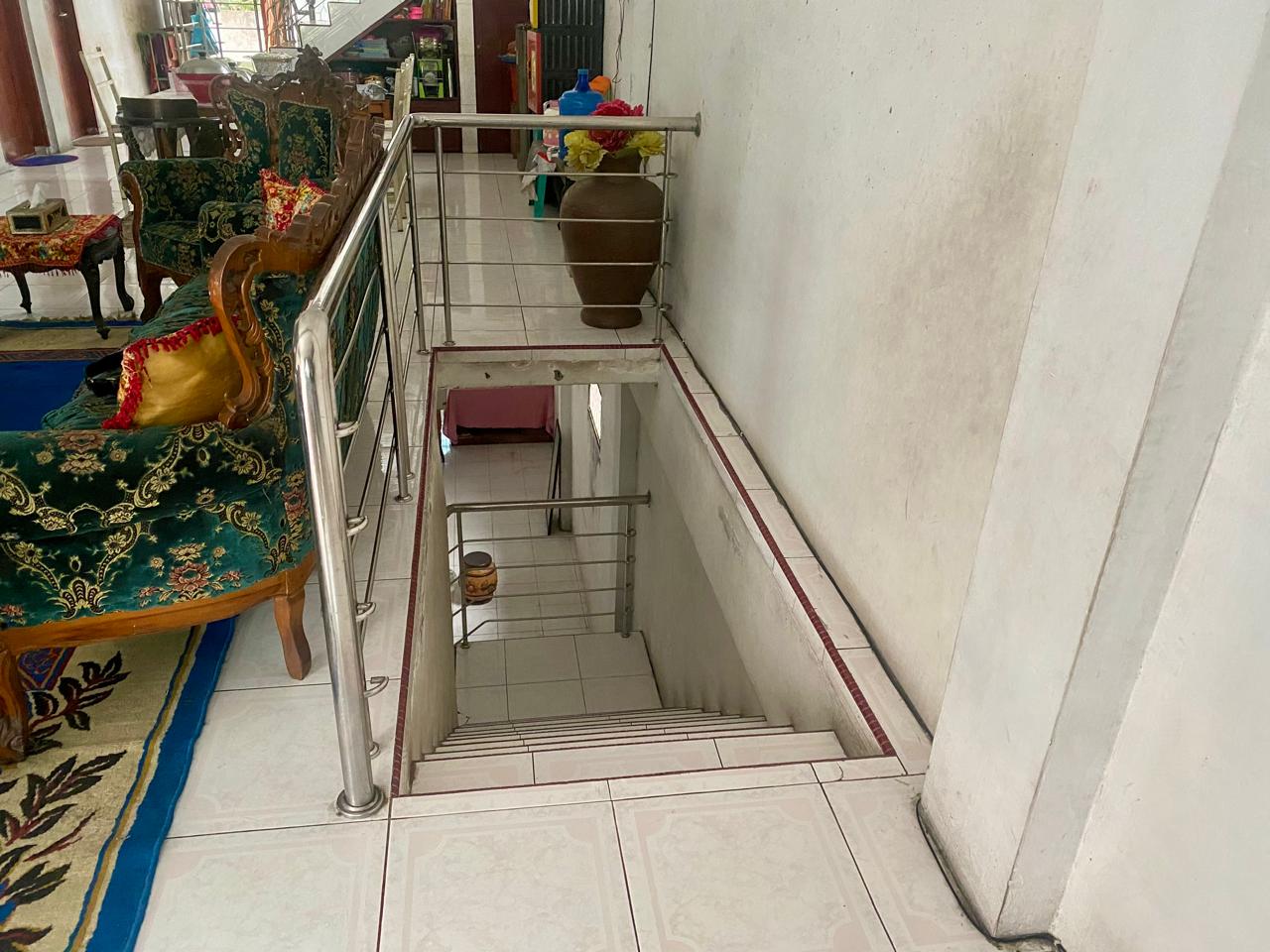 Dijual - Rumah Tinggal 2 Lantai (Jl. Bromo Medan)