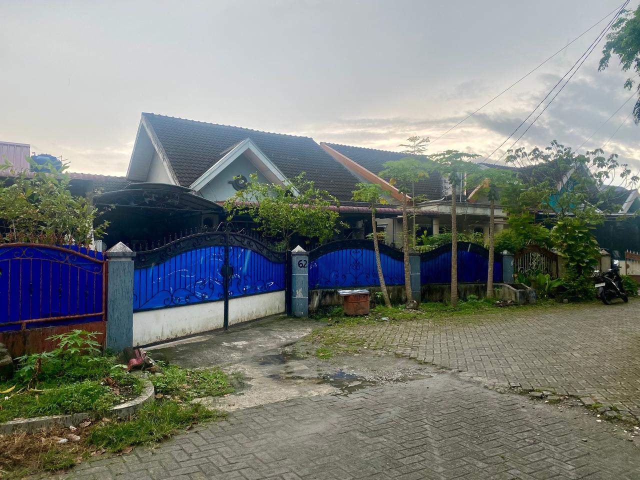 Dijual - Rumah Tinggal  Lantai (Komplek Tata Alam Asri)