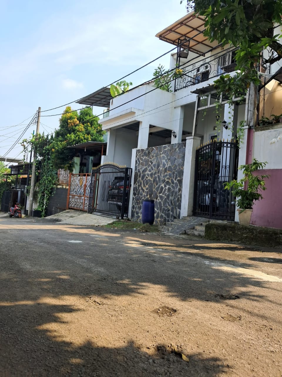 Dijual Rumah Bagus 2Lt strategis di Cinangka sawangan, Depok.