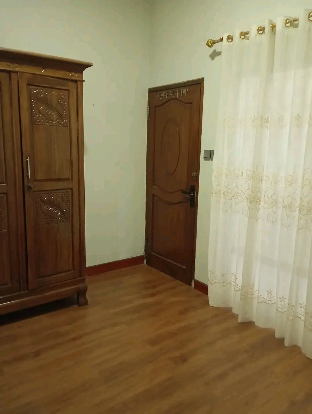 Dijual Rumah 2Lt fulll Renovasi strategis dekat gerbang tol lim.