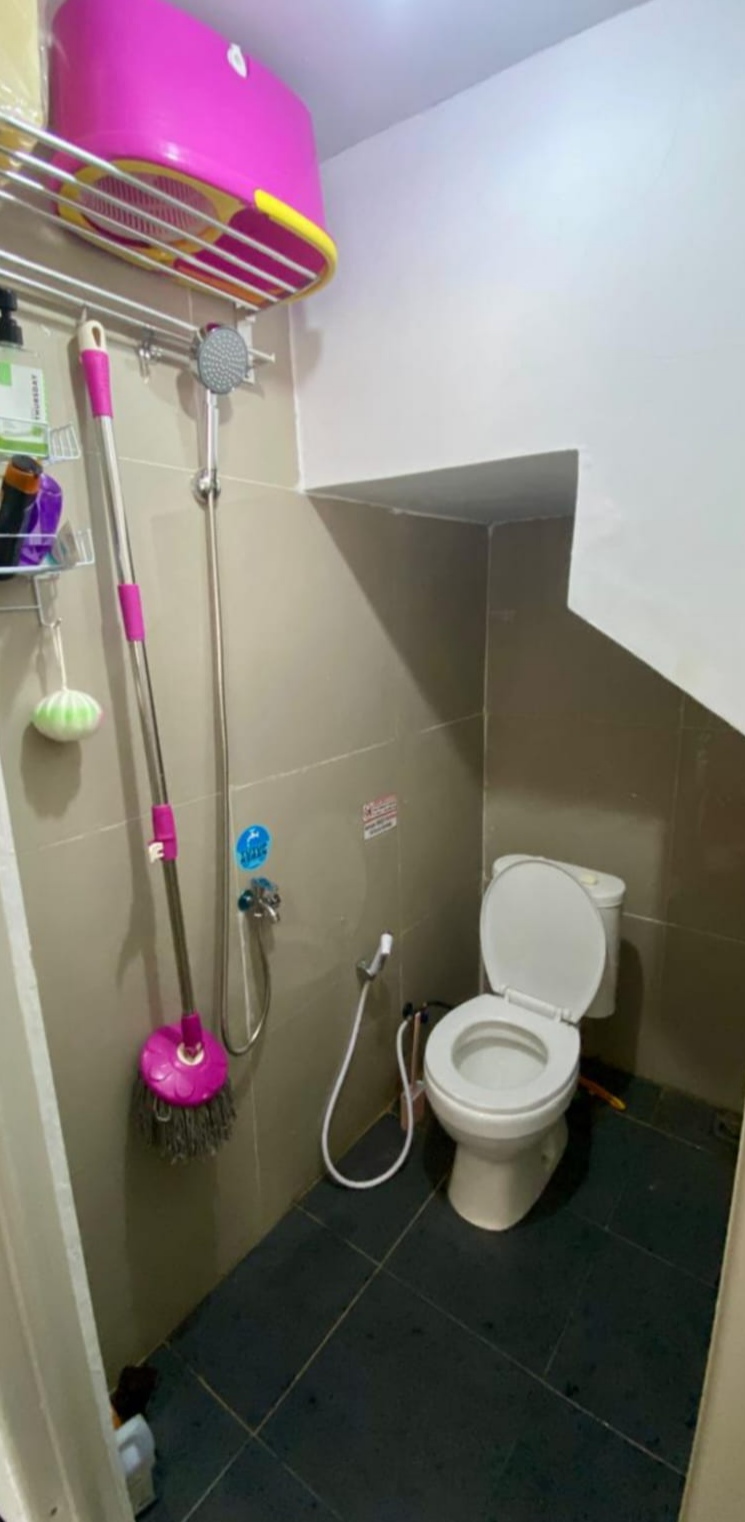 Dijual Rumah 2Lt semi furnished strategis di wilayah Jagakarsa,.
