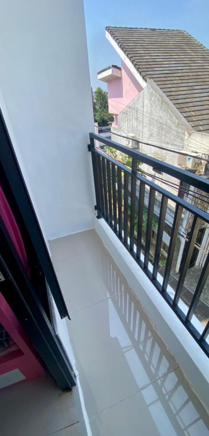 Dijual Rumah 2Lt semi furnished strategis di wilayah Jagakarsa,.