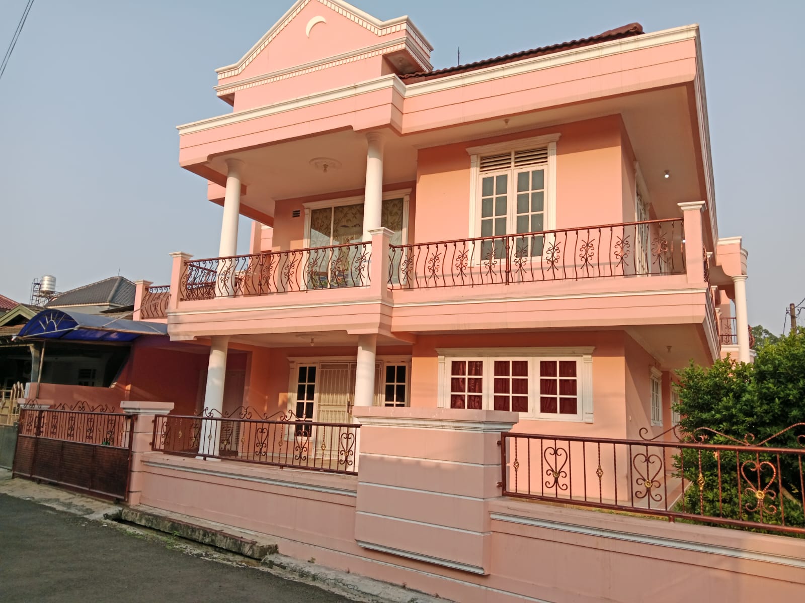 Dijual rumah komplek hook di Cikokol, Kota Tangerang