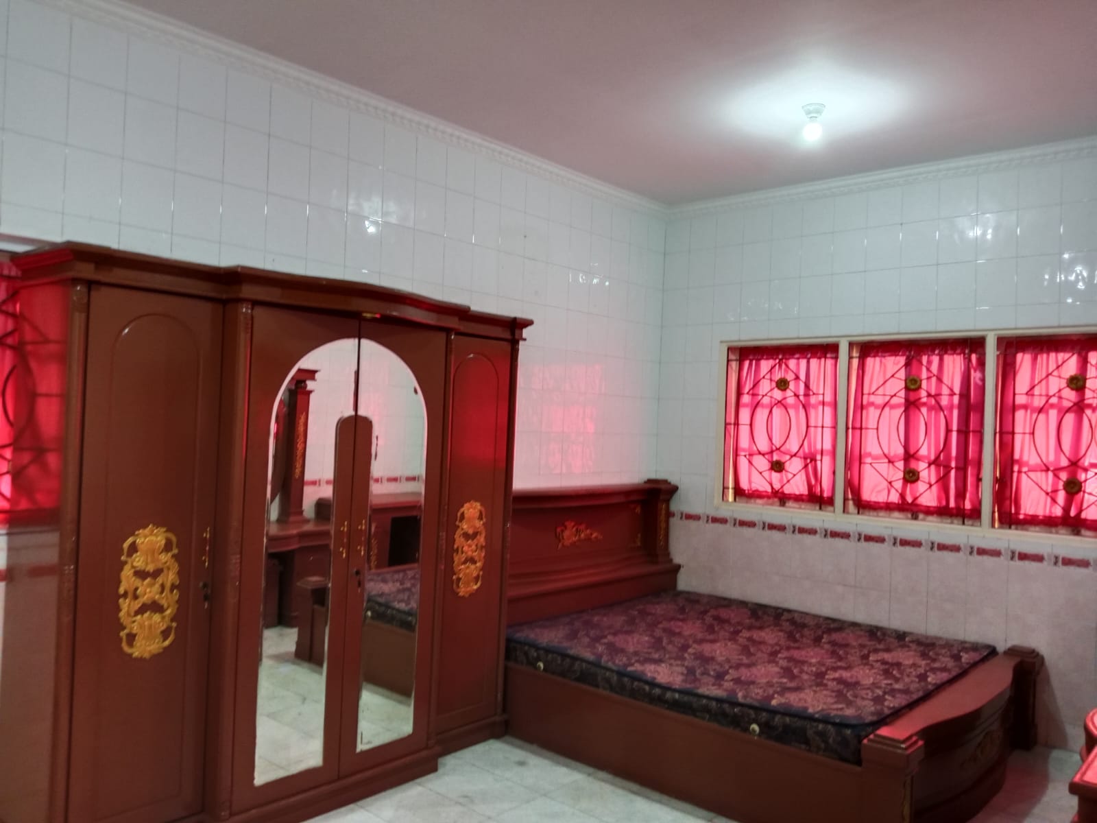 Dijual rumah komplek hook di Cikokol, Kota Tangerang