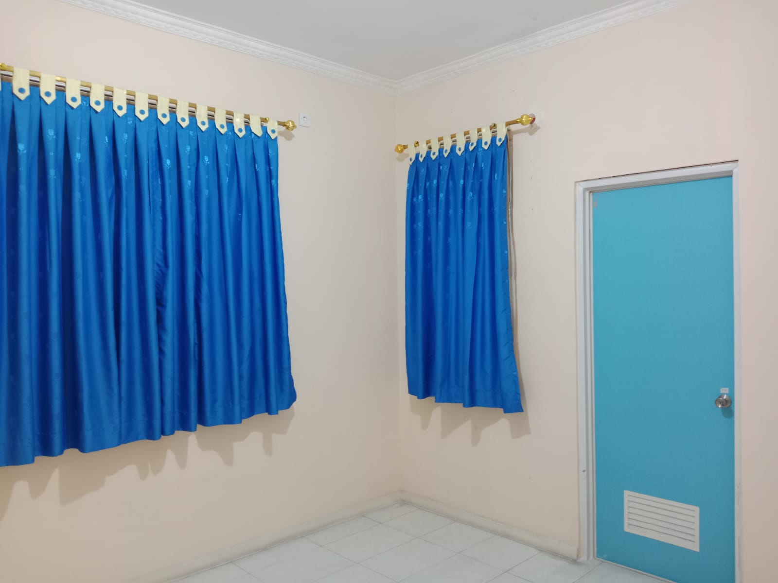 Dijual rumah komplek hook di Cikokol, Kota Tangerang