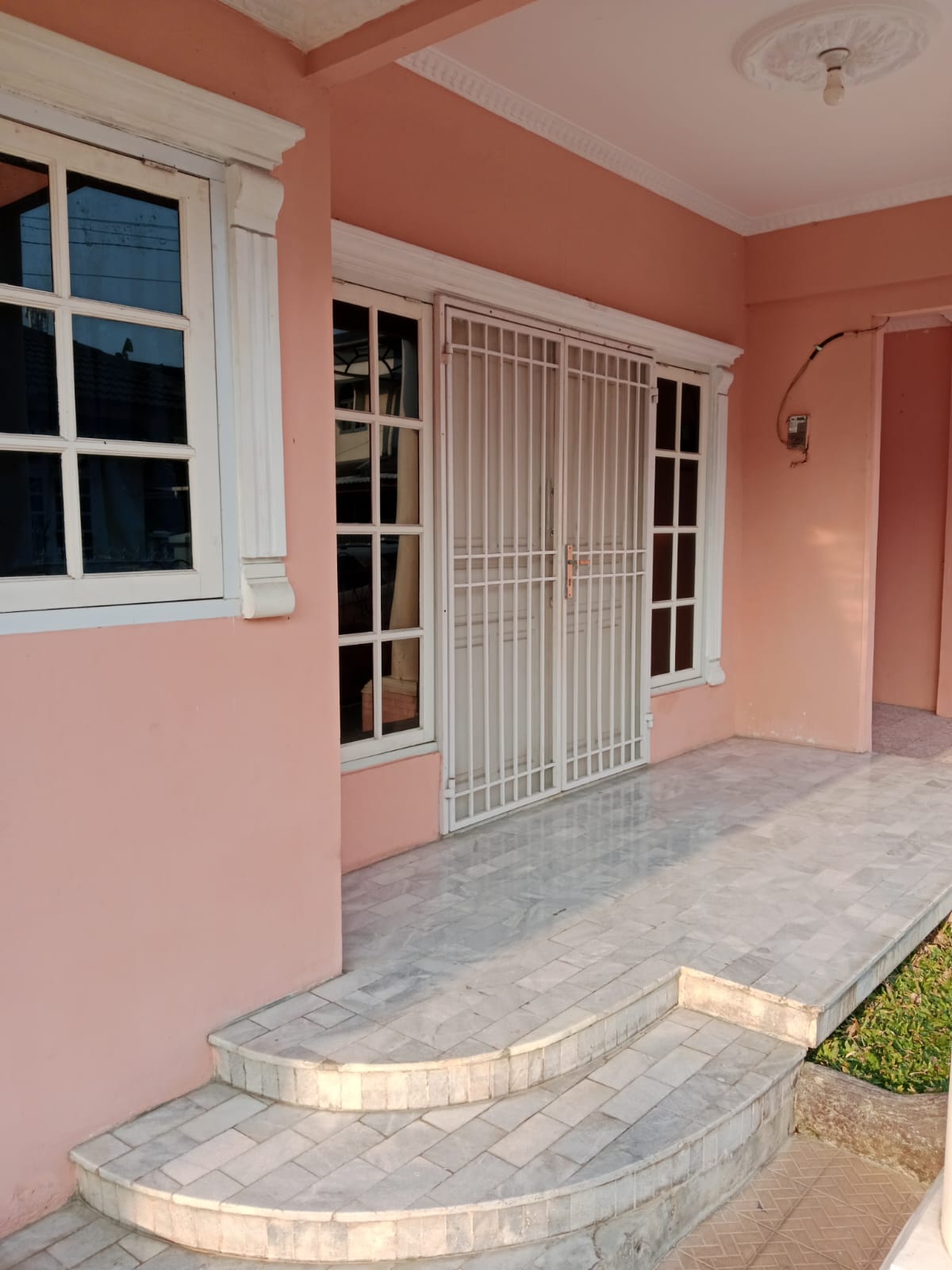 Dijual rumah komplek hook di Cikokol, Kota Tangerang