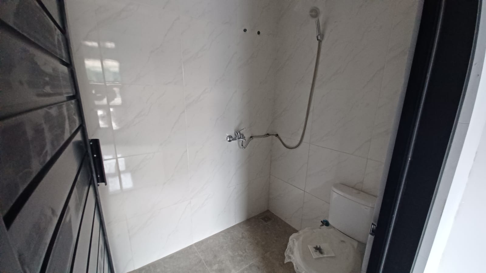 Jual cepat rumah strategis di Jalan Sekelimus Batununggal