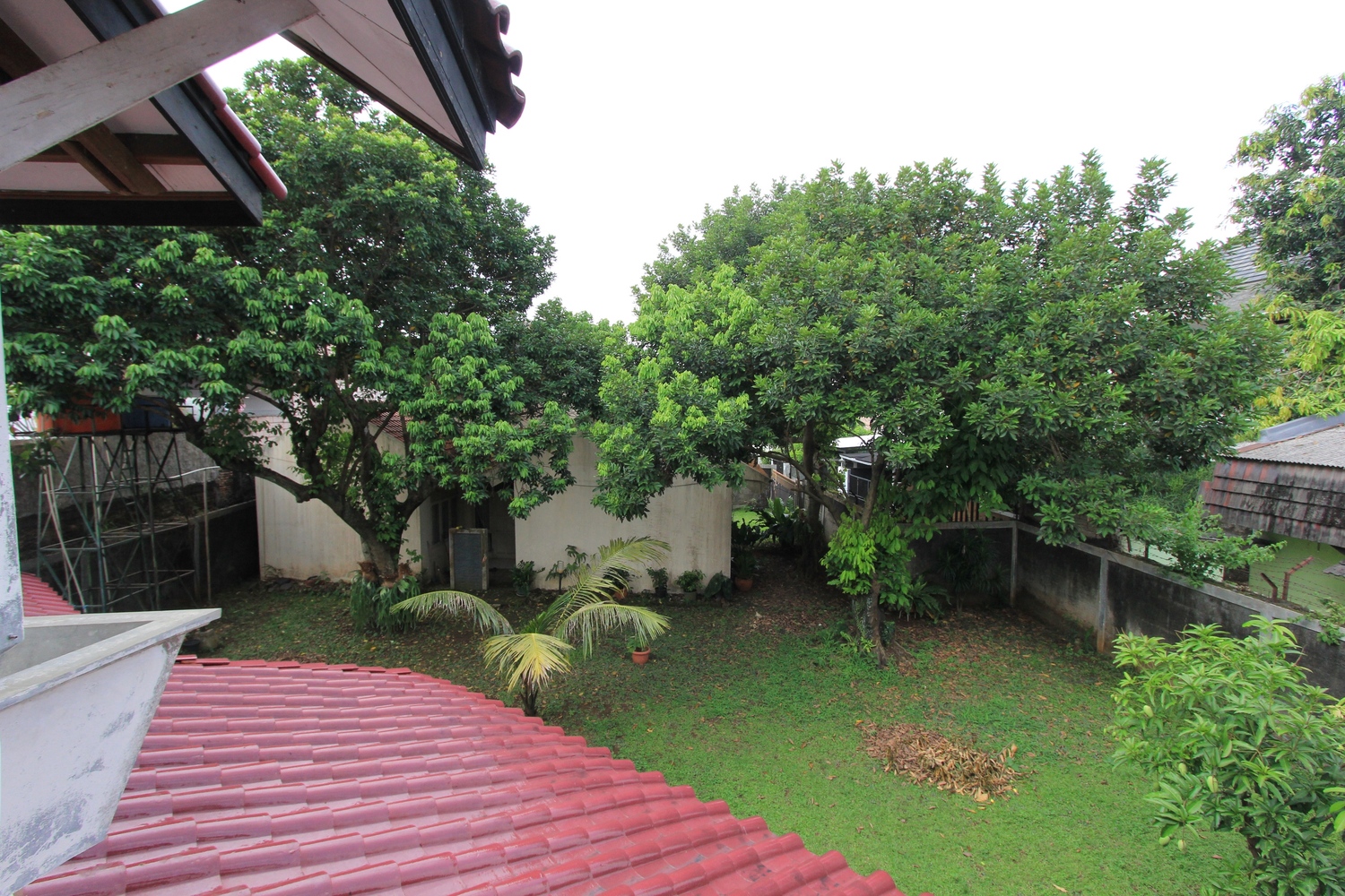 Rumah di Jl. Pangkalan Jati, Cinere, Depok, Cocok untuk Usaha