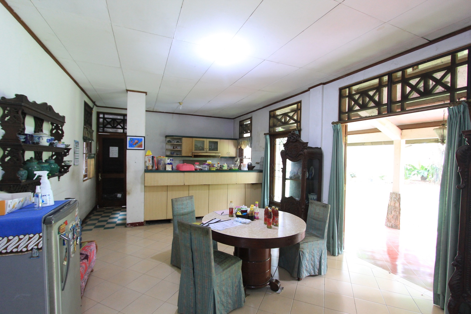 Rumah di Jl. Pangkalan Jati, Cinere, Depok, Cocok untuk Usaha
