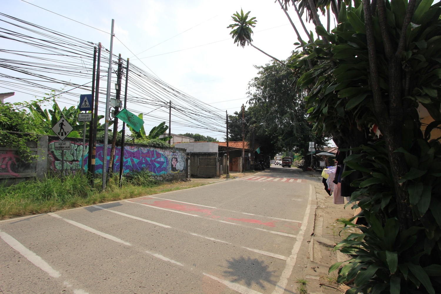 Rumah di Jl. Pangkalan Jati, Cinere, Depok, Cocok untuk Usaha
