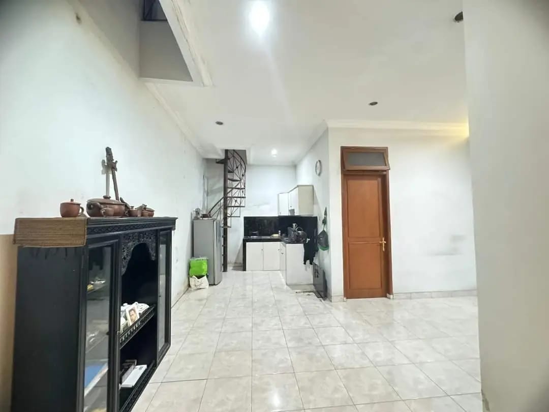 Dijual Rumah 2Lt strategis di puri pondok cabe townhouse, tangse