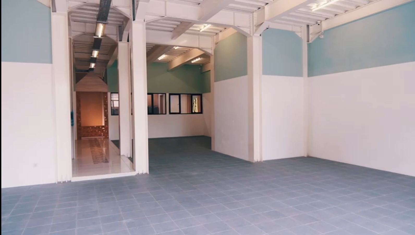 Dijual gedung mini kantor cantik beserta gudang di Pluit