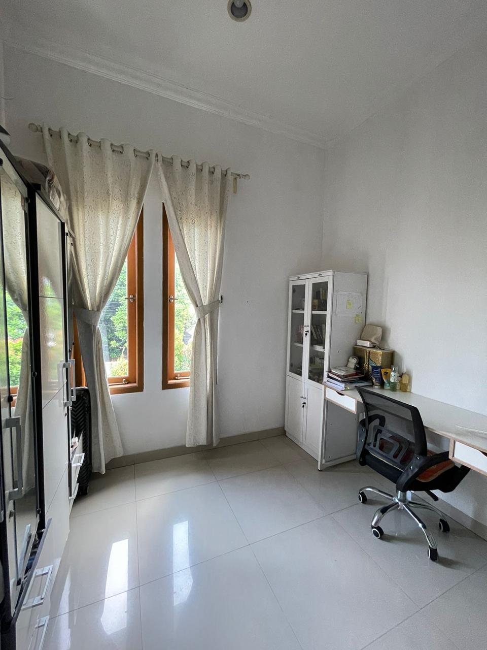 Dijual rumah semi modern full furnish daerah Kebagusan