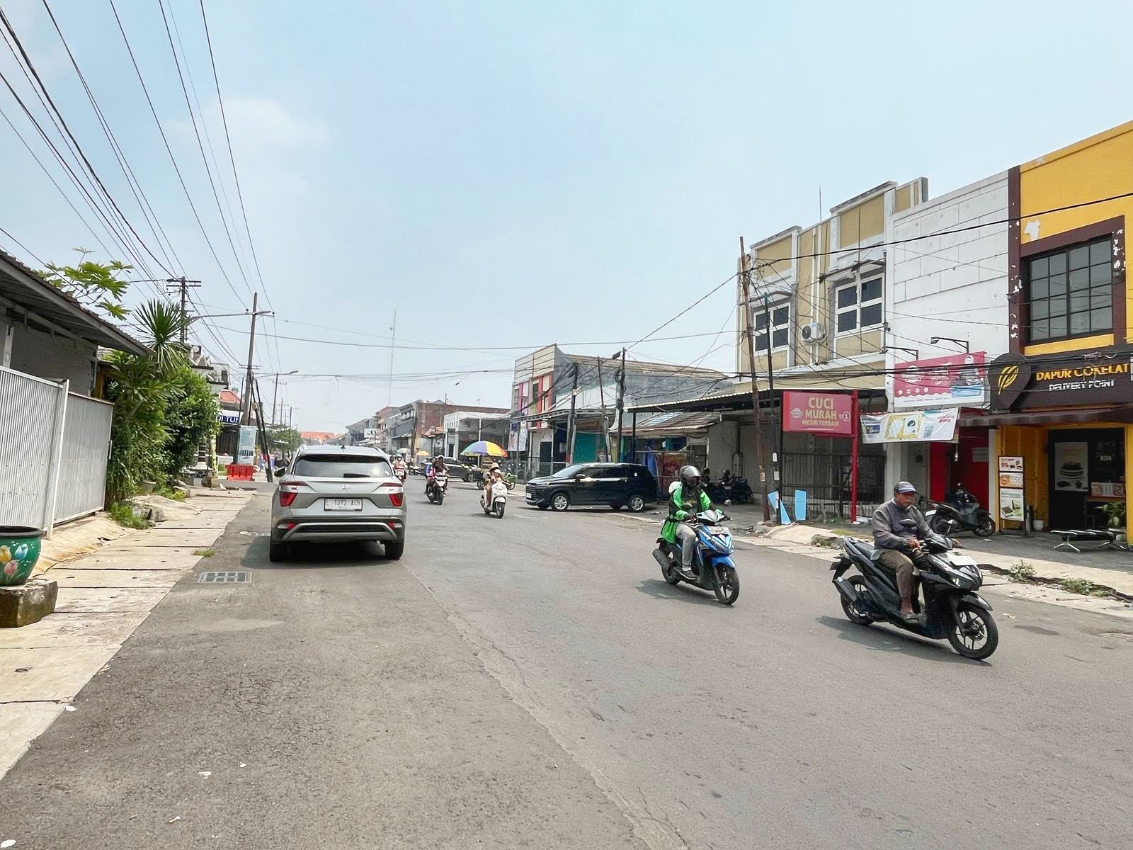 Ruko Raya Manukan Lor Bisa Nempel Bilboard Besar
