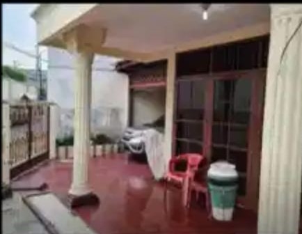 Dijual rumah dijalan utama komplek lama di Kayu Putih