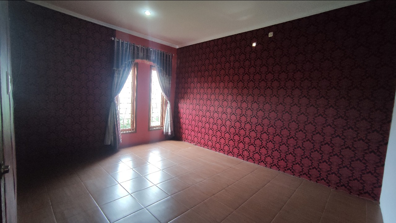 Dijual Rumah 2Lt strategis di belakang kampus UI Depok.