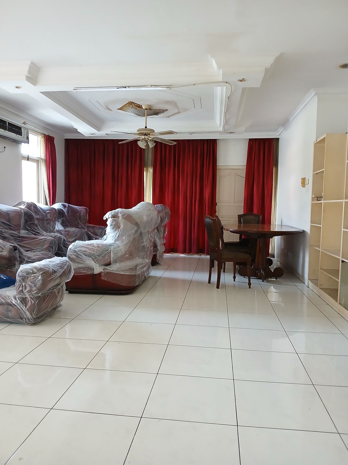 Dijual rumah lama komplek butuh renovasi di Cempaka Putih Tengah