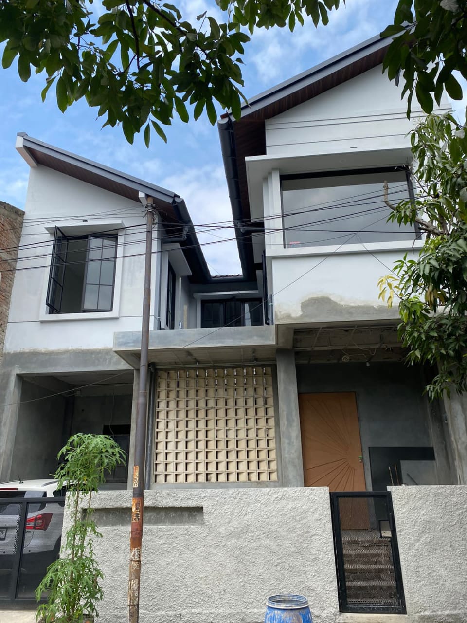 Jual rugi rumah 2 lantai di Komplek Arcamanik Endah Kota Bandung