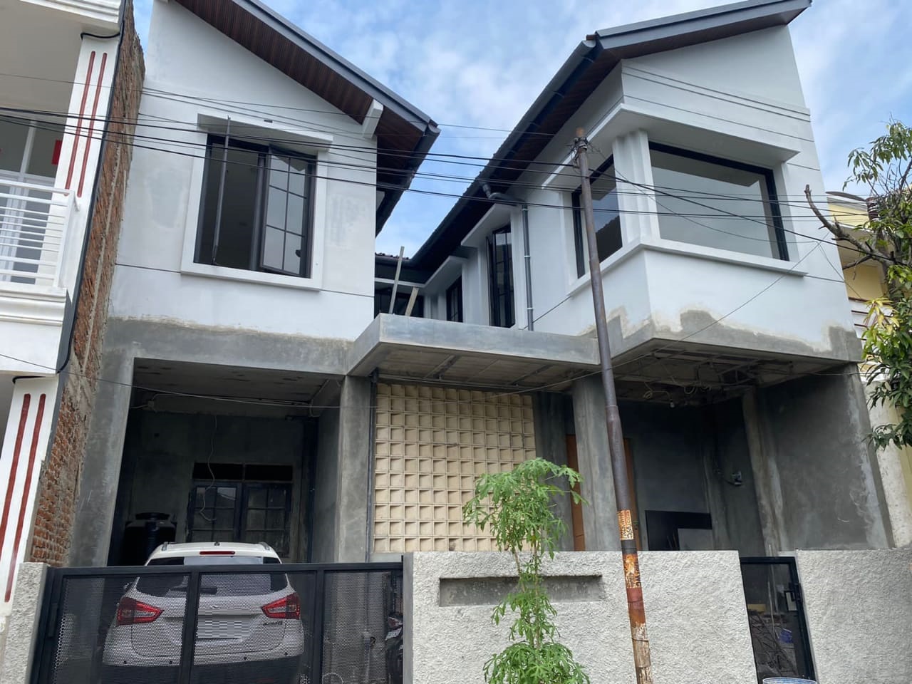 Jual rugi rumah 2 lantai di Komplek Arcamanik Endah Kota Bandung