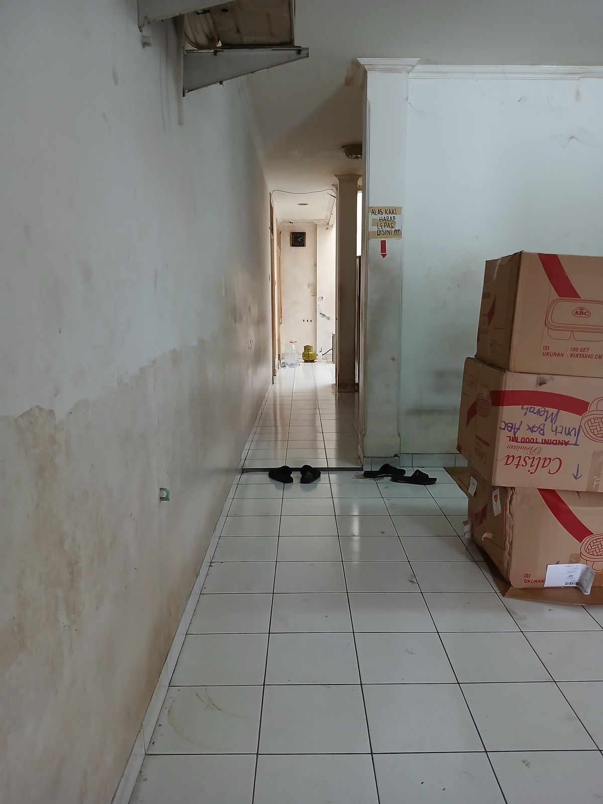 Dijual rumah lama komplek butuh renovasi di Cempaka Putih Tengah