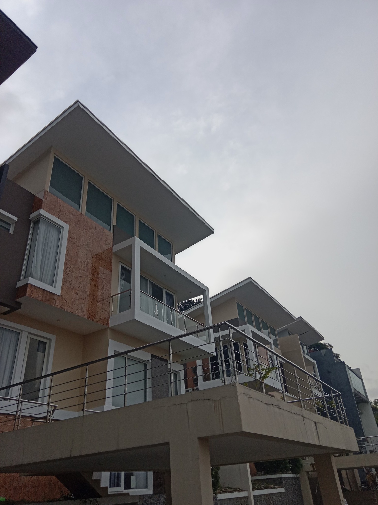 Rumah Mewah Di Kawasan Elite Semarang Barat Bukit Wahid Manyaran
