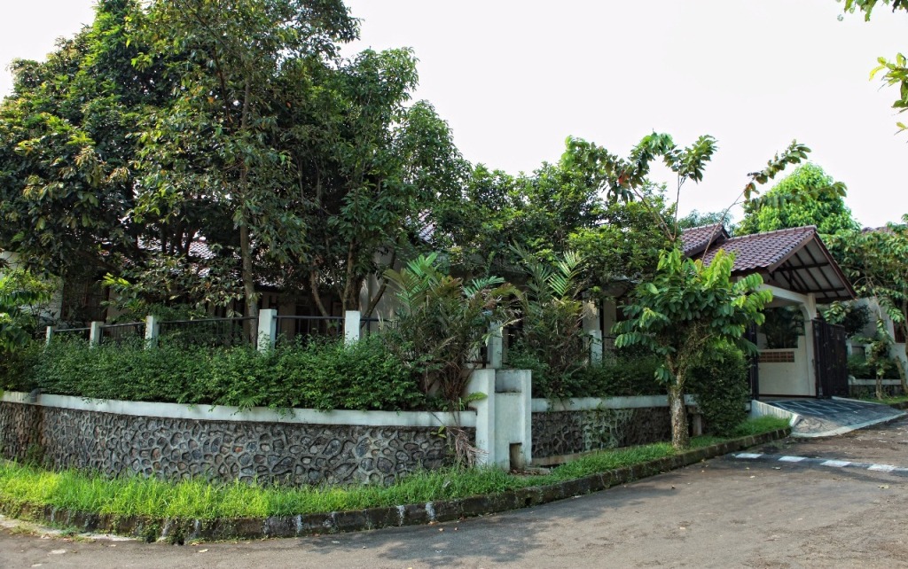 RUMAH ASRI DAN LUAS DI BOGOR