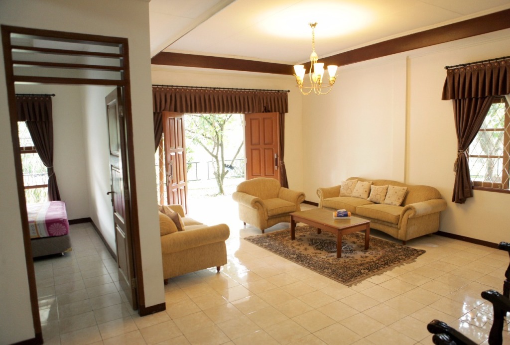 RUMAH ASRI DAN LUAS DI BOGOR