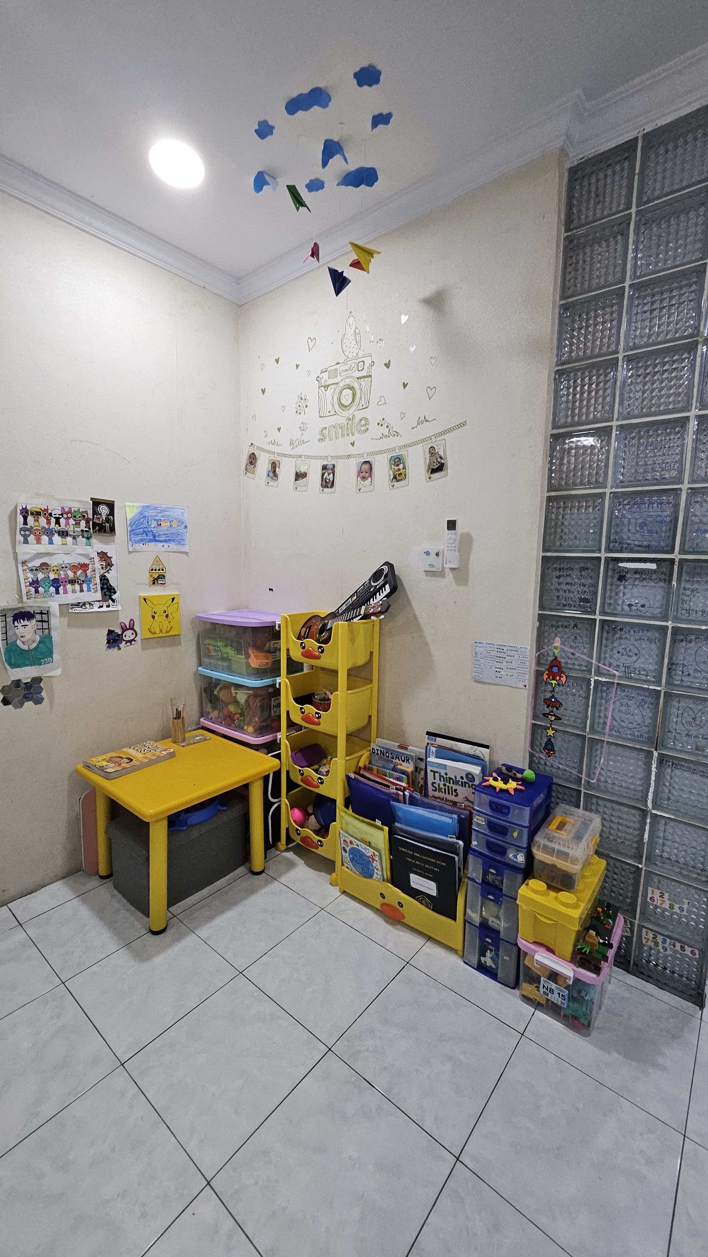 Dijual Rumah Taman Palem Lestari Semi Furnish di Jakarta Barat