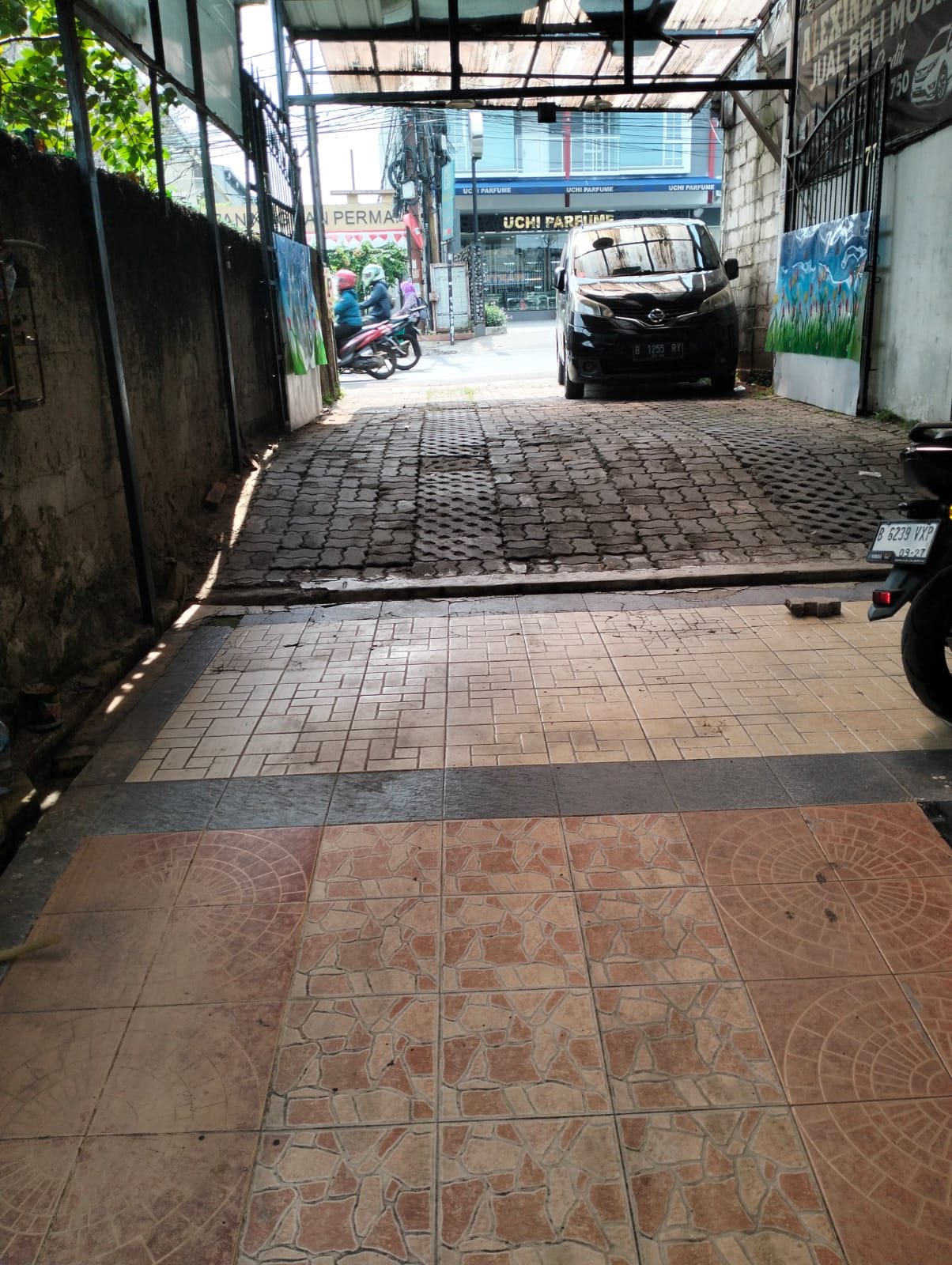 Dijual rumah cantik hitung tanah di Ciledug  Parung Serab