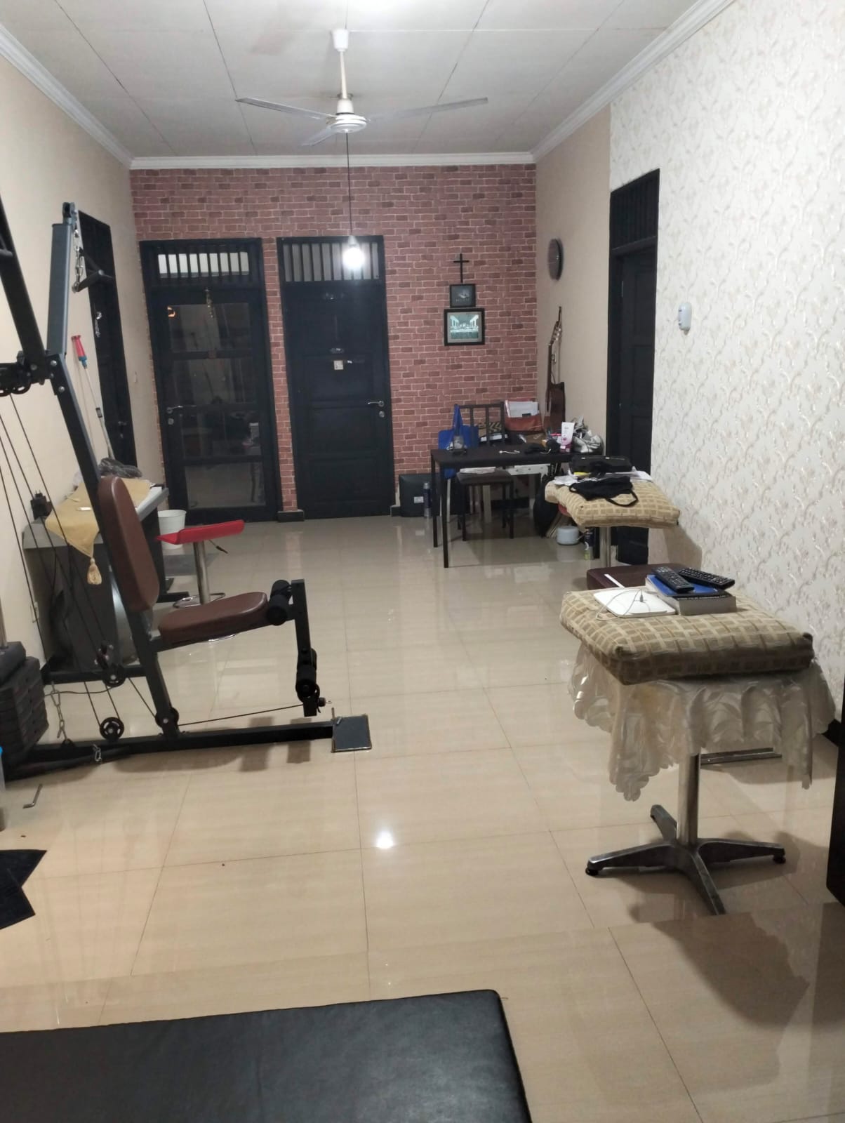 Dijual rumah cantik hitung tanah di Ciledug  Parung Serab