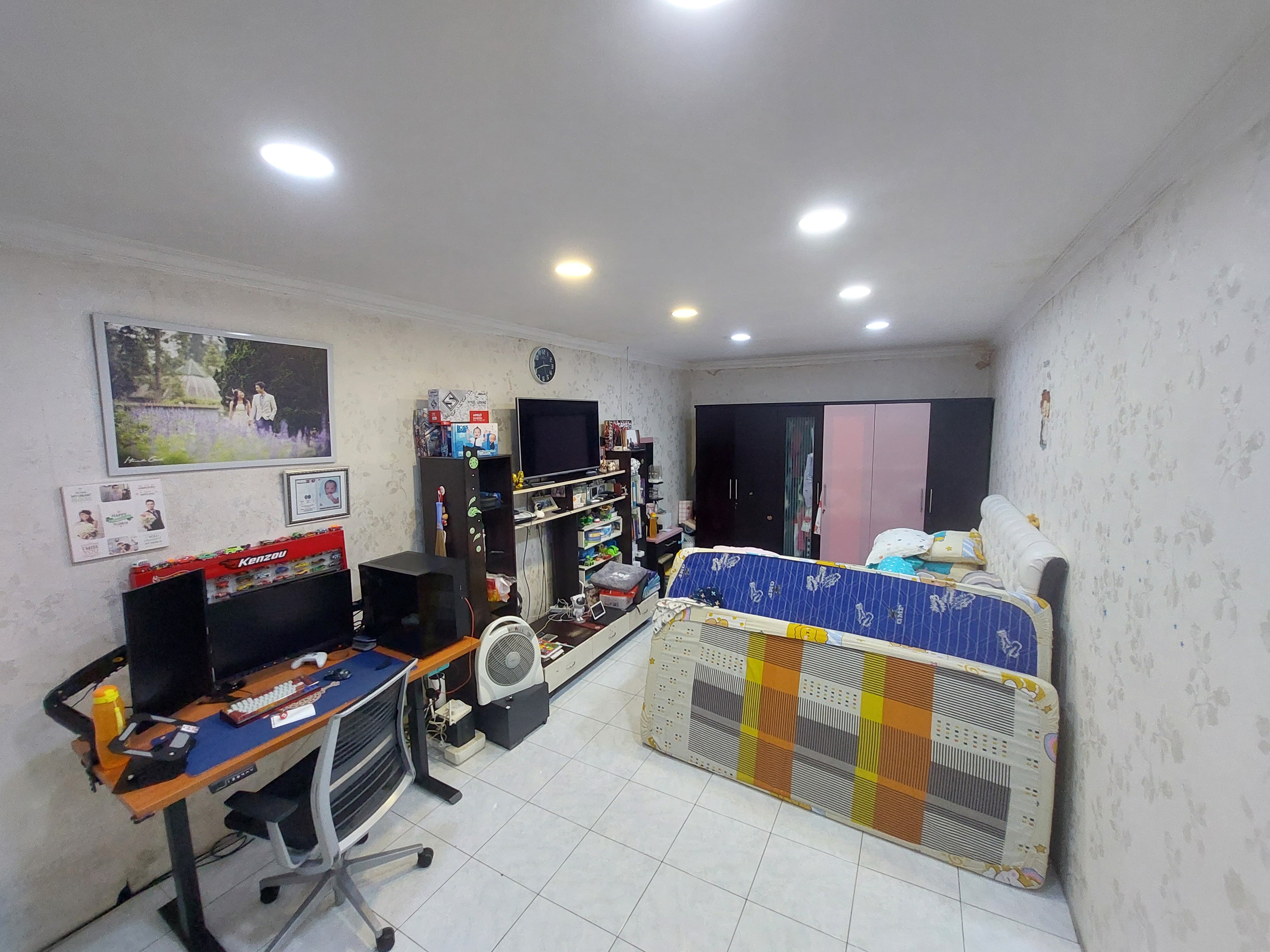 Dijual Rumah Taman Palem Lestari Semi Furnish di Jakarta Barat