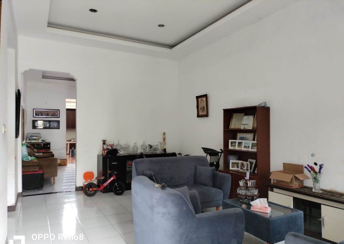 Dijual rumah tanah luas di Komplek Arcamanik Endah Kota Bandung