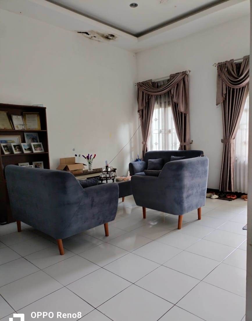 Dijual rumah tanah luas di Komplek Arcamanik Endah Kota Bandung
