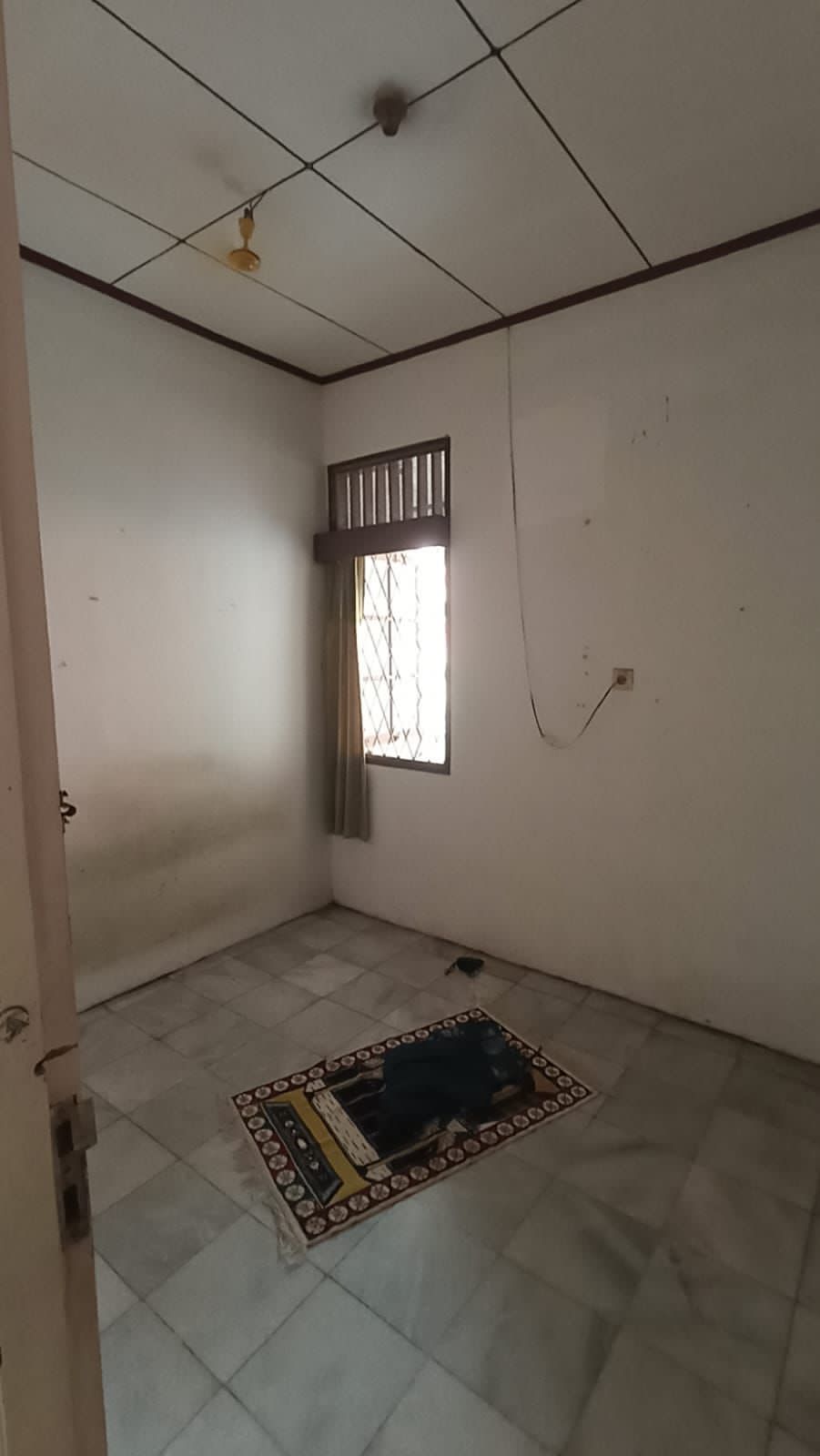 Dijual rumah lama komplek di Serua Indah, Ciputat, Tangsel