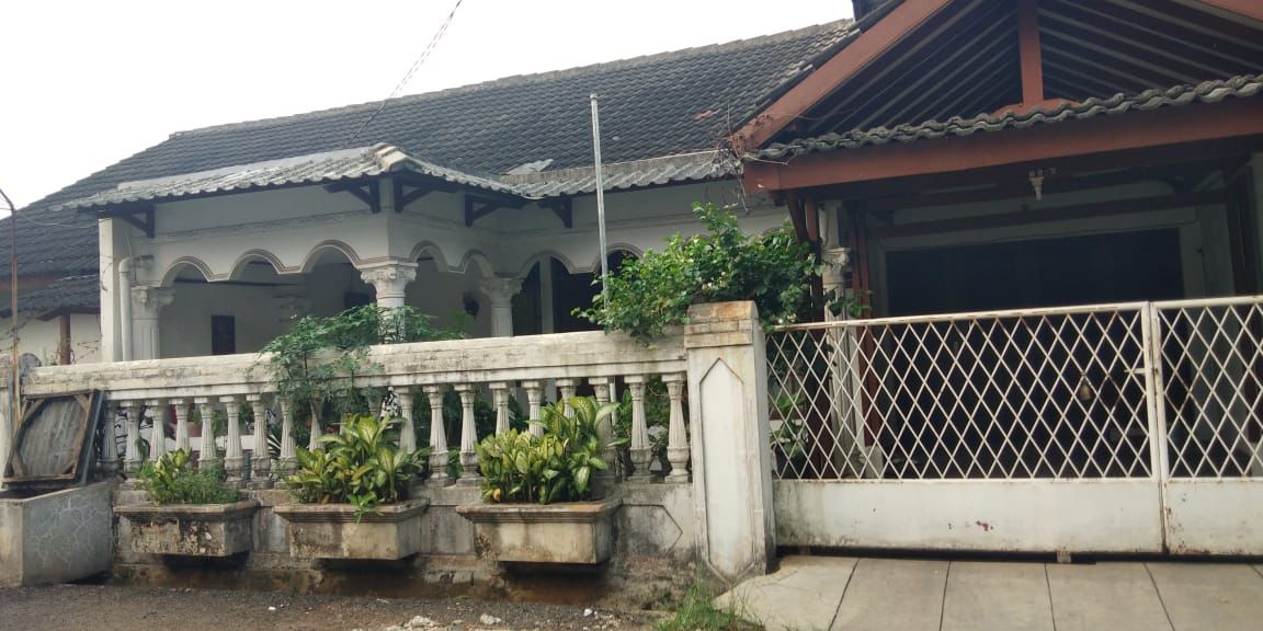 Dijual rumah lama komplek di Serua Indah, Ciputat, Tangsel